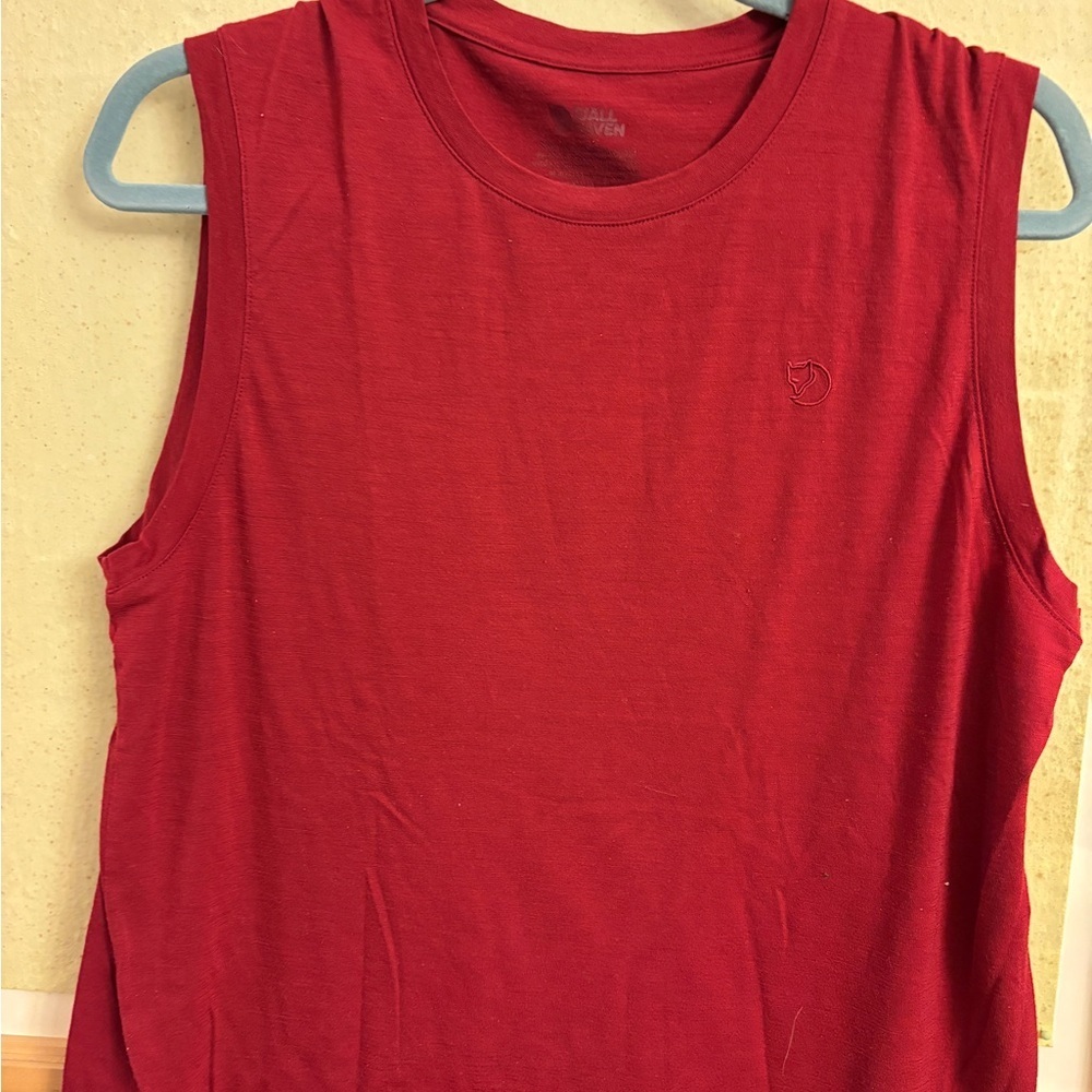 Fjallraven Sleeveless muscle tank women’s medium Red Top